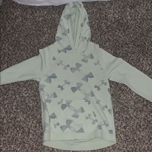 Under armor green sweatshirt